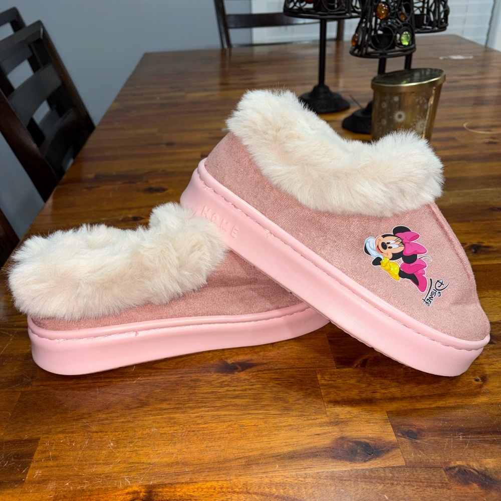 NWOT Disney Pink Minnie Mouse Kids Slippers - Picture 3 of 6